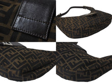 Load image into Gallery viewer, FENDI フェンディ クロワッサン ハーフムーン ワンショルダーバッグ ハンドバッグ ズッカ キャンバス ブラウン シルバー金具 美品 中古 4c076363