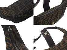 Load image into Gallery viewer, FENDI フェンディ クロワッサン ハーフムーン ワンショルダーバッグ ハンドバッグ ズッカ キャンバス ブラウン シルバー金具 美品 中古 4c076363