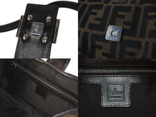 Load image into Gallery viewer, FENDI フェンディ クロワッサン ハーフムーン ワンショルダーバッグ ハンドバッグ ズッカ キャンバス ブラウン シルバー金具 美品 中古 4c076363