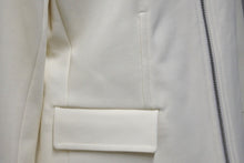 Load image into Gallery viewer, 新品同様 HERMES エルメス マイクロジップジャケット 4E0200DR サイズ36 アイボリー ポリウレタン ビスコース 中古 4b001280