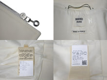 Load image into Gallery viewer, 新品同様 HERMES エルメス マイクロジップジャケット 4E0200DR サイズ36 アイボリー ポリウレタン ビスコース 中古 4b001280