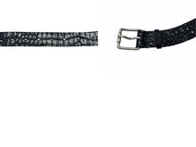 Load image into Gallery viewer, 極美品 LOEWE ロエベ ベルテッド ミニスカート S359Y08X91 サイズ34 ベルト エンボス加工 ベルト付属 ブラック 中古 4b001284