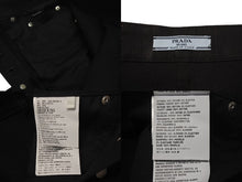 Load image into Gallery viewer, PRADA プラダ 5ポケット ベルベットデニムジーンズ GFP497 サイズ26S トライアングルロゴ 23AW ブラック 美品 中古 4b001285