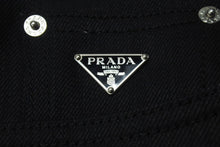 Load image into Gallery viewer, PRADA プラダ 5ポケット ベルベットデニムジーンズ GFP497 サイズ26S トライアングルロゴ 23AW ブラック 美品 中古 4b001285