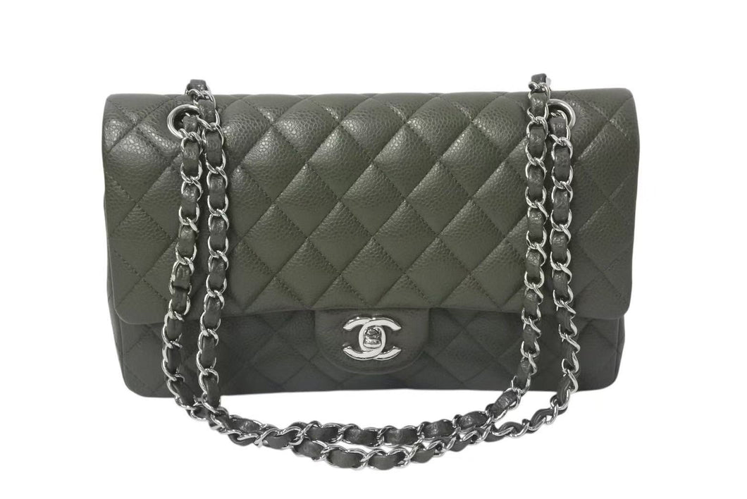 極美品 CHANEL シャネル マトラッセ25 Wフラップ Wチェーンショルダーバッグ 14番台 キャビアスキン カーキ 中古 4b001322