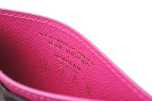 Load image into Gallery viewer, LOUIS VUITTON ルイヴィトン LV×TM カードケース ポルト カルト サーンプル モノグラム パンダ M13439 ブラウン ピンク 美品 中古 4b001327