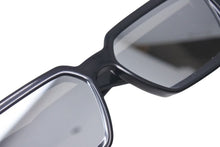 Load image into Gallery viewer, 極美品 LOUIS VUITTON ルイヴィトン 1.1ミリオネア サングラス Z1422E プラスチック メタル ラインストーン ブラック 中古 4b001345