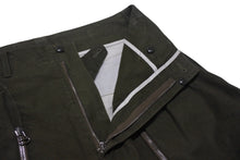 Load image into Gallery viewer, 極美品 READYMADE レディメイド CARGO PANTS カーゴパンツ RE-CO-BK-00-00-84 ヴィンテージコットン カーキ サイズ2 中古 4b001418