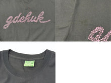Load image into Gallery viewer, GOOD ENOUGH グッドイナフ G Logo 刺繍 フラワー柄 バックプリント 半袖Tシャツ ロゴ 90s グレー サイズM コットン 美品 中古 4b001427