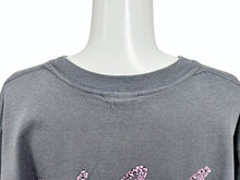 Load image into Gallery viewer, GOOD ENOUGH グッドイナフ G Logo 刺繍 フラワー柄 バックプリント 半袖Tシャツ ロゴ 90s グレー サイズM コットン 美品 中古 4b001427