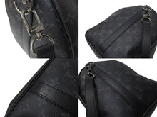Load image into Gallery viewer, 極美品 LOUIS VUITTON ルイヴィトン エクリプス キーポル バンドリエール45 ボストンバッグ M40569 シルバー金具 ブラック 中古 4b001448