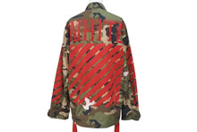 画像をギャラリービューアに読み込む, OFFWHITE オフホワイト 15AW バックアローカモ柄 ミリタリージャケット ブルゾン コットン グリーンレッド サイズXXS 美品 中古 4b001480 