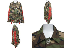 画像をギャラリービューアに読み込む, OFFWHITE オフホワイト 15AW バックアローカモ柄 ミリタリージャケット ブルゾン コットン グリーンレッド サイズXXS 美品 中古 4b001480 