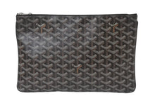 Load image into Gallery viewer, GOYARD ゴヤール セナPM クラッチバッグ SENAT2PMLTY01CL01P ブラック PVC レザー シルバー金具 美品 中古 4b001486