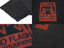 Load image into Gallery viewer, VINTAGE ヴィンテージ PLEASE NO FLASH PHOTOGRAPHY Tシャツ サイズL メッセージ プリント フェードブラック 美品 中古 4b001538
