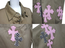 Load image into Gallery viewer, 極美品 CHROMEHEARTS クロムハーツ Work Dog ワークドッグシャツジャケット クロスボタン ベージュ ピンク サイズXL 中古 4b001605