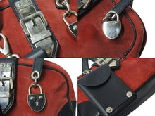 Load image into Gallery viewer, MIU MIU ミュウミュウ ヴィンテージボストンバッグ ハンドバッグ レザー スエード レッド ブラック シルバー金具 美品 中古 4b001611