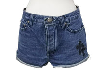 Load image into Gallery viewer, CHROME HEARTS クロムハーツ デニムショーツ ショートパンツ サイズ26 セメタリークロス デニムパッチ シルバー925 12パッチ 美品 中古 4b001646