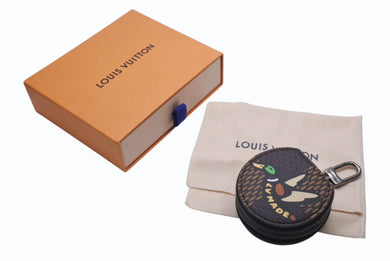 新品同様 LOUISVUITTON NIGO ルイヴィトン ニゴ ダミエ エベヌ エテュイ イヤフォンケース GI0494 ブラウン PVC レザー 小物 中古 4b001687