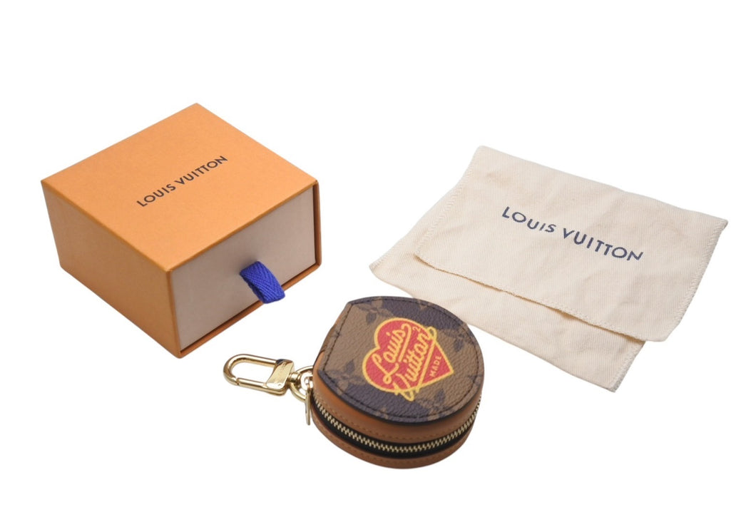 新品同様 LOUIS VUITTON×NIGO ルイヴィトン×ニゴー ホライゾンイヤホンケース ポーチ タイガー GI0716 中古 4b001688