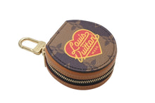Load image into Gallery viewer, 新品同様 LOUIS VUITTON×NIGO ルイヴィトン×ニゴー ホライゾンイヤホンケース ポーチ タイガー GI0716 中古 4b001688