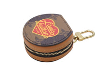 Load image into Gallery viewer, 新品同様 LOUIS VUITTON×NIGO ルイヴィトン×ニゴー ホライゾンイヤホンケース ポーチ タイガー GI0716 中古 4b001688