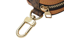 Load image into Gallery viewer, 新品同様 LOUIS VUITTON×NIGO ルイヴィトン×ニゴー ホライゾンイヤホンケース ポーチ タイガー GI0716 中古 4b001688