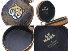 Load image into Gallery viewer, 新品同様 LOUIS VUITTON×NIGO ルイヴィトン×ニゴー ホライゾンイヤホンケース ポーチ タイガー GI0716 中古 4b001688