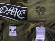 Load image into Gallery viewer, CHROME HEARTS クロムハーツ 半袖Tシャツ サイズM カモフラ柄 スクロールラベルロゴ プリント コットン カーキ 総柄 美品 中古 4b001690