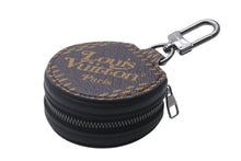 Load image into Gallery viewer, 新品同様 LOUIS VUITTON × NIGO ルイヴィトン ニゴ ダミエ エベヌ エテュイ イヤフォンケース GI0494 ブラウン PVC レザー 小物 中古 4b001691
