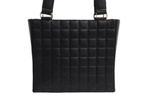 Load image into Gallery viewer, CHANEL シャネル マトラッセ チョコバー トートバッグ ハンドバッグ ココマーク 7番台 ラムスキン ブラック ゴールド金具 美品 中古 4b001719