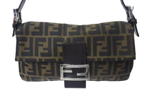 Load image into Gallery viewer, FENDI フェンディ マンマバケット ワンショルダーバッグ 26424 ズッカ柄 ブラウン キャンバス レザー シルバー金具 美品 中古 4b001730