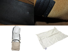Load image into Gallery viewer, 極美品 LOEWE ロエベ 2WAYハンドバッグ Tバケットスモール ソフトグレインドカーフレザー サンド ブラック ゴールド 美品 中古 4b001731