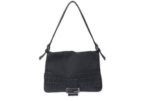 Load image into Gallery viewer, FENDI フェンディ ズッキーノ マンマバケット キャンバス ワンショルダーバッグ ブラック シルバー金具 8BR001 美品 中古 4b001745