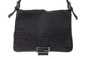 FENDI フェンディ ズッキーノ マンマバケット キャンバス ワンショルダーバッグ ブラック シルバー金具 8BR001 美品 中古 4b001745