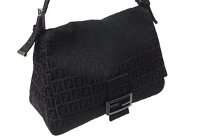 FENDI フェンディ ズッキーノ マンマバケット キャンバス ワンショルダーバッグ ブラック シルバー金具 8BR001 美品 中古 4b001745