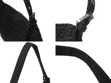 Load image into Gallery viewer, FENDI フェンディ ズッキーノ マンマバケット キャンバス ワンショルダーバッグ ブラック シルバー金具 8BR001 美品 中古 4b001745