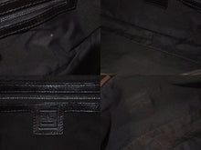 Load image into Gallery viewer, FENDI フェンディ マンマバケット ワンショルダーバッグ 26424 ズッカ柄 ブラウン キャンバス レザー シルバー金具 美品 中古 4b001773