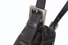 Load image into Gallery viewer, FENDI フェンディ マンマバケット ワンショルダーバッグ 26424 ズッカ柄 ブラウン キャンバス レザー シルバー金具 美品 中古 4b001773