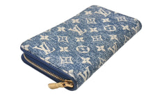 Load image into Gallery viewer, LOUIS VUITTON ルイヴィトン ジッピーウォレット 長財布 モノグラムジャガードデニム M81226 ブルー ゴールド金具 美品 中古 4b001793
