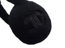 Load image into Gallery viewer, 新品未使用 CHANEL シャネル ココマーク CCロゴ ムートン イヤーマフラー 耳あて フリース ブラック 中古 4b001875 正規品