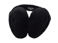 Load image into Gallery viewer, 新品未使用 CHANEL シャネル ココマーク CCロゴ ムートン イヤーマフラー 耳あて フリース ブラック 中古 4b001875 正規品