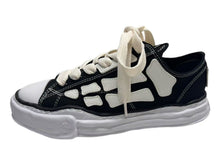 Load image into Gallery viewer, 新品未使用 AMIRI × Maison MIHARA YASUHIRO アミリ × メゾンミハラヤスヒロ ピーターソン OG ソール キャンバス ロートップ スニーカー ボーンズ ブラック サイズ43 中古 4b001932