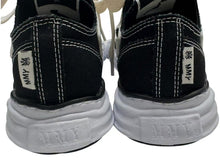 Load image into Gallery viewer, 新品未使用 AMIRI × Maison MIHARA YASUHIRO アミリ × メゾンミハラヤスヒロ ピーターソン OG ソール キャンバス ロートップ スニーカー ボーンズ ブラック サイズ43 中古 4b001932