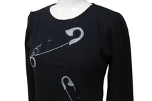 Load image into Gallery viewer, CHRISTIAN DIOR クリスチャンディオール 安全ピン ロンT 長袖Tシャツ ラインストーン ブラック シルバー サイズ10 美品 中古 4b001941