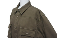 Load image into Gallery viewer, 極美品 CHROME HEARTS クロムハーツ BSフレア レザー パッチ デニムジャケット デニムシャツ サイズM カーキ シルバー925 中古 4b001954