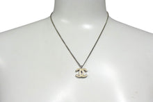 Load image into Gallery viewer, CHANEL シャネル ココマーク ネックレス 02C シルバー ホワイト メタル ロゴ アクセサリー 重量約5.8g 美品 中古 4b001984