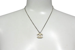 CHANEL シャネル ココマーク ネックレス 02C シルバー ホワイト メタル ロゴ アクセサリー 重量約5.8g 美品 中古 4b001984