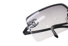 Load image into Gallery viewer, CHANEL シャネル ココマーク ラインストーン サングラス ブラック プラスチック メタル 62◻︎15 4104 アイウェア 小物 メガネ 美品 中古 4b001988