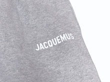Load image into Gallery viewer, 極美品 JACQUEMUS ジャックムス LE JOGGING スウェットパンツ ジョガーパンツ サイズS ロゴプリント グレー 中古 4b002020